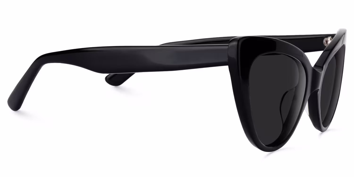 Chic Black Cat Eye Sunglasses with Glossy Finish