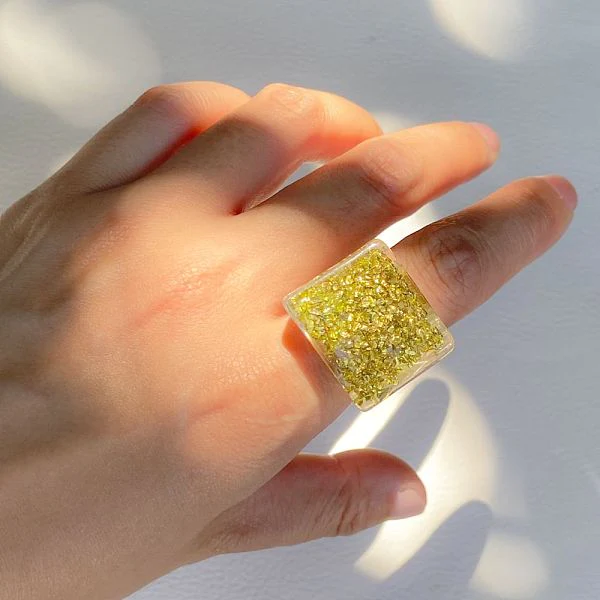 Fashionable transparent fruit bead resin ring