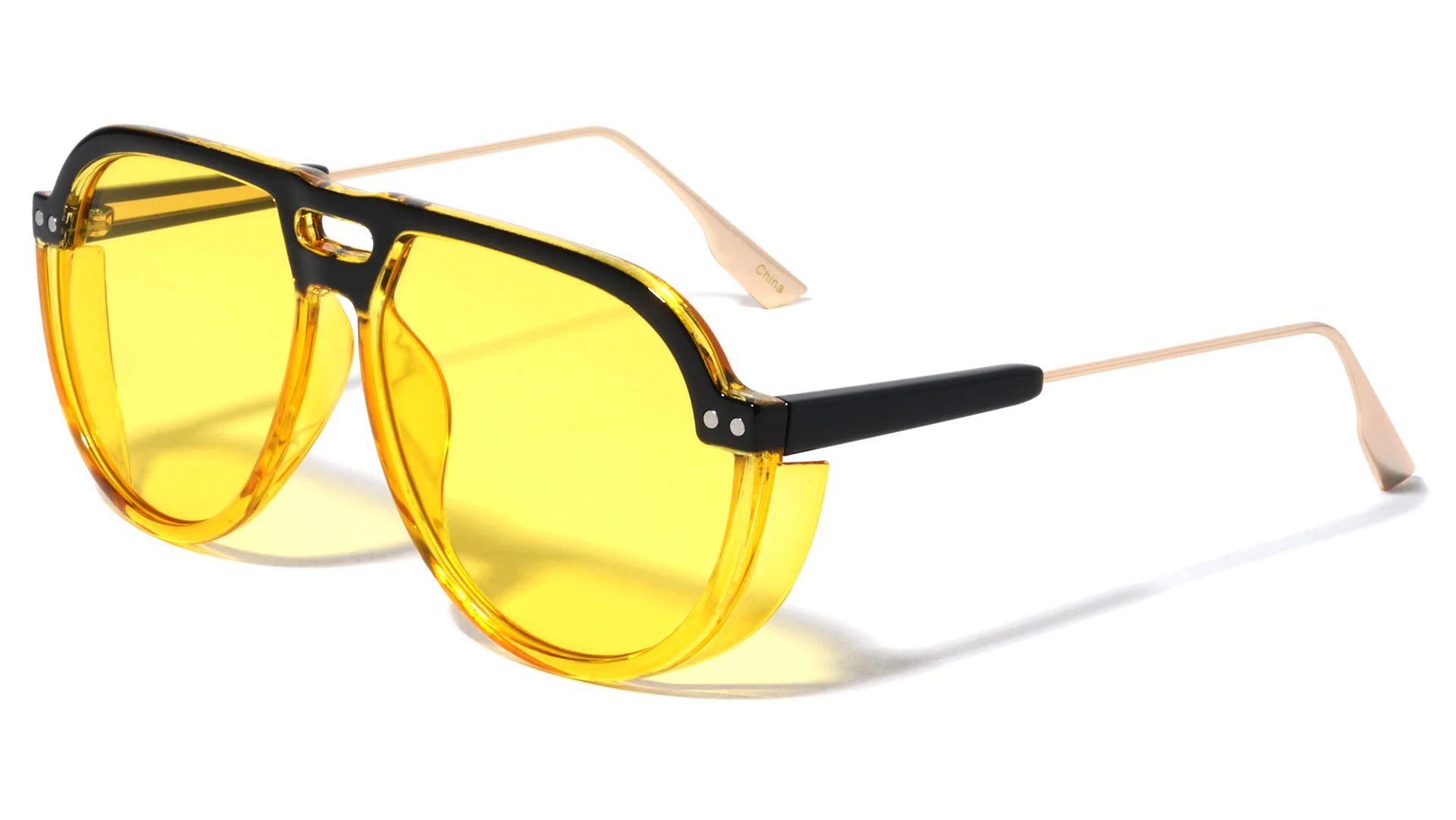 Stylish Sunglasses with Crystal Color Lenses and Metal Tips